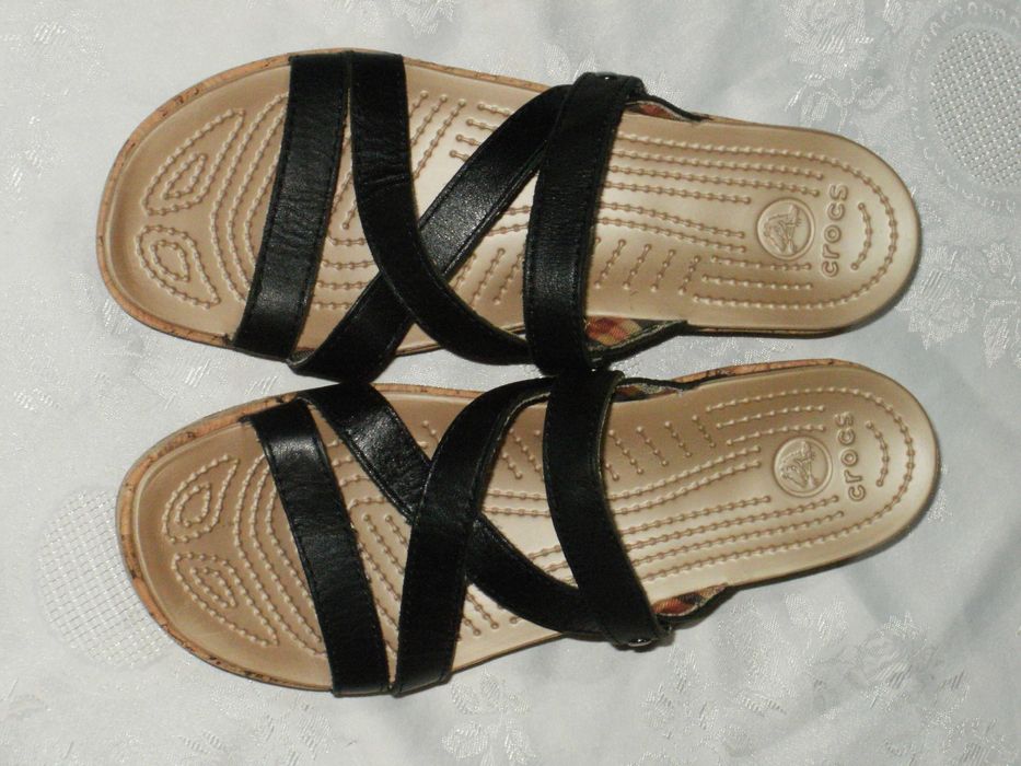 CROCS оригинални дамски нови естествена кожа 38