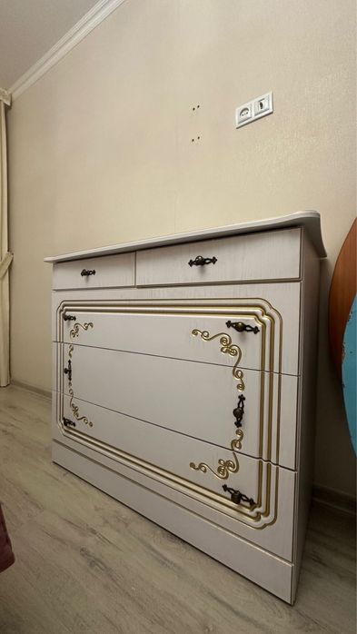 Продам спальный гарнитур