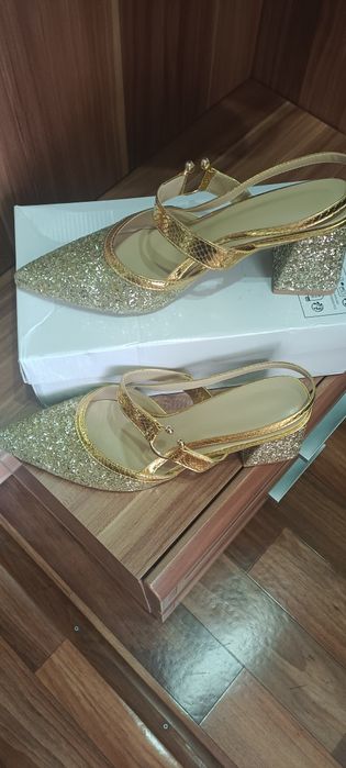 Продам женские красивые туфли