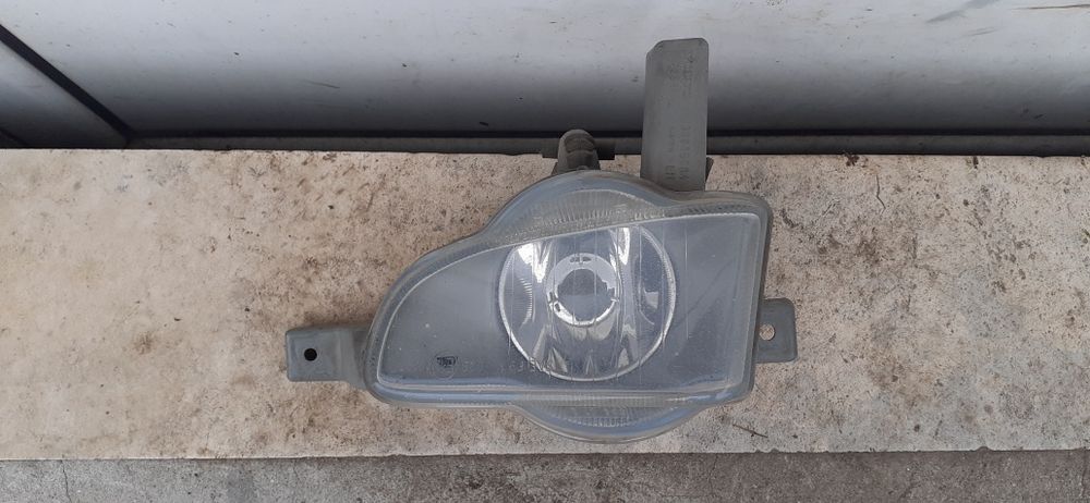 Ляв Халоген  Във Предната Броня  Volvo V40 S40  2001-2004 Година