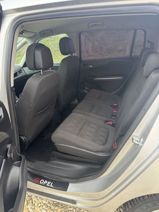 Opel Zafira C 2.0diesel 131cp 2012