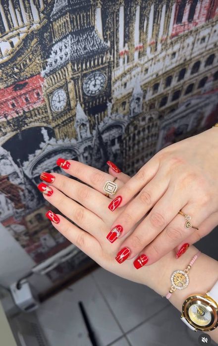 Маникюр+Педикюр+Хина сифатли хизмат,тоза иш,чиройли натижа.