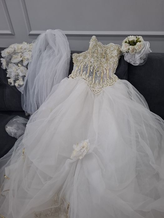 Платье свадебное