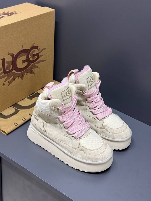 UGG  uri  roz damă