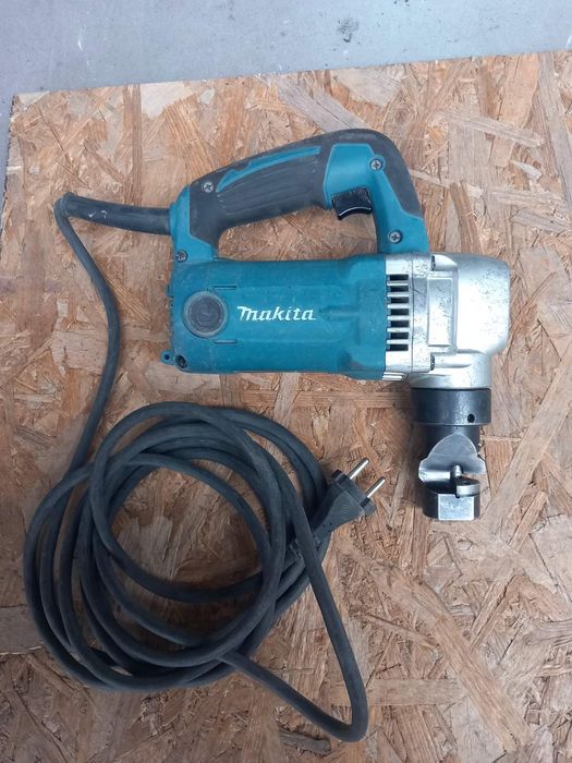 Професионален нагер Макита