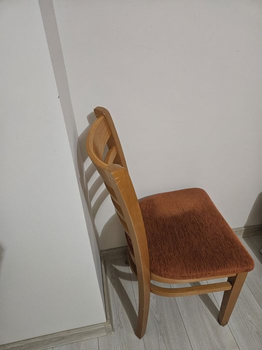 Холна и трапезна маса, столове