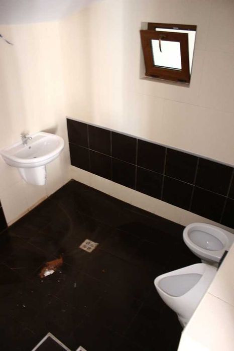 Proprietar: Inchiriez spatiu comercial Ultracentral, 220mp, Roman, Neamt