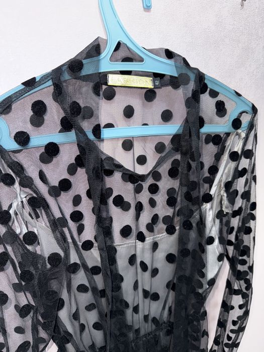 Женская одежда: 3 юбки и 2 платья