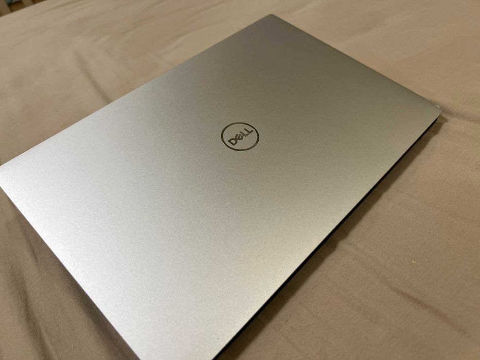 DELL XPS 13 9370 Лаптоп