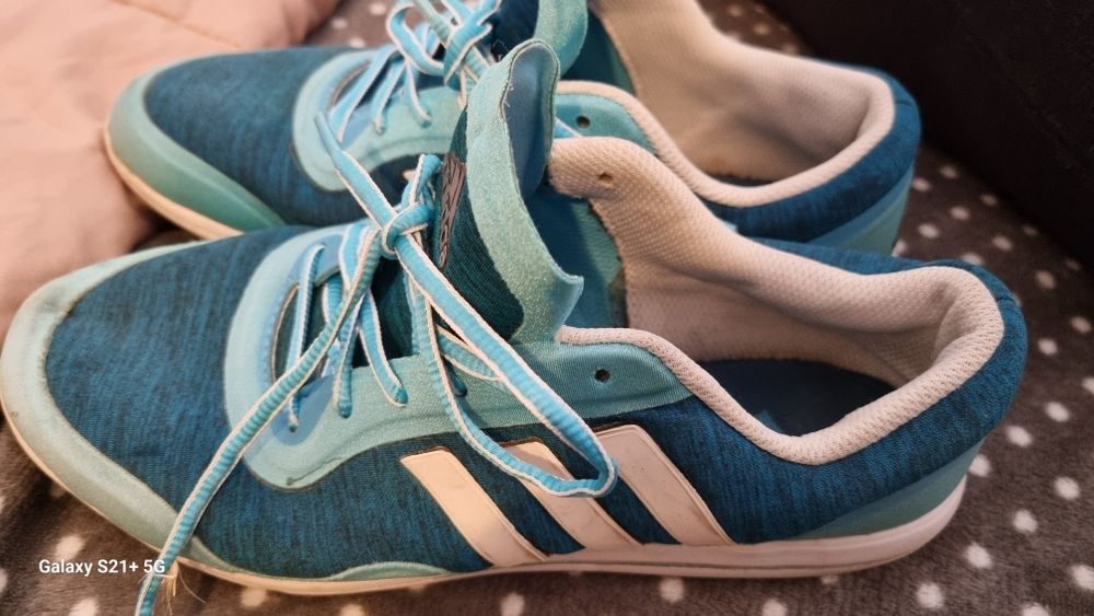 Маратонки адидас  ОРИГИНАЛ 21 лв.