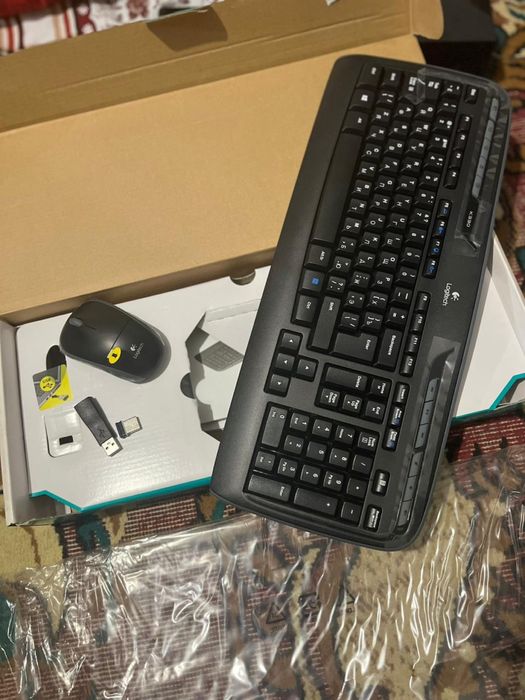 Клавиатура Logitech Wireless Combo MK330 черный