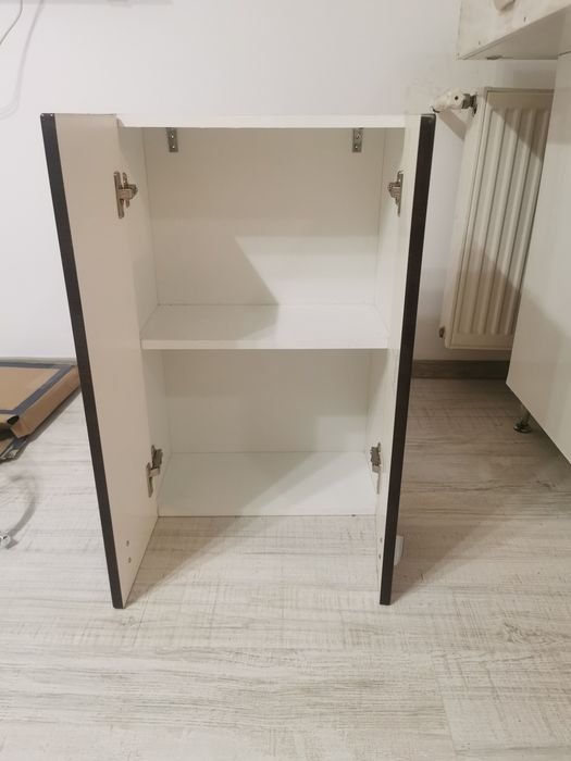 Vand Set mobilier de baie + chiuveta și toaleta
