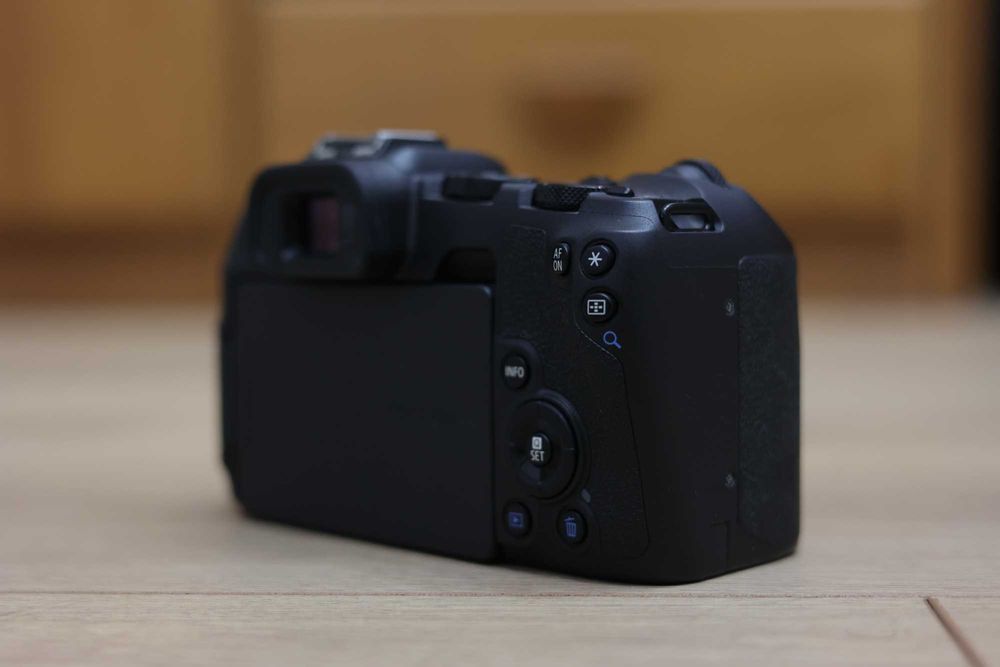 Canon EOS RP Body - Doar 5.000 cadre, ca NOU