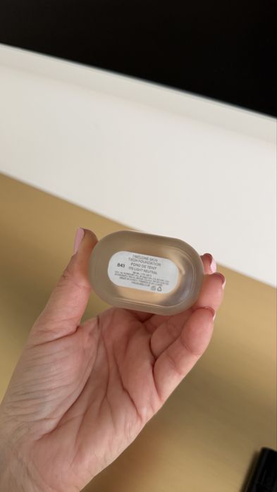 Fond de ten Chanel, Hauslabs, Makeup by Mario