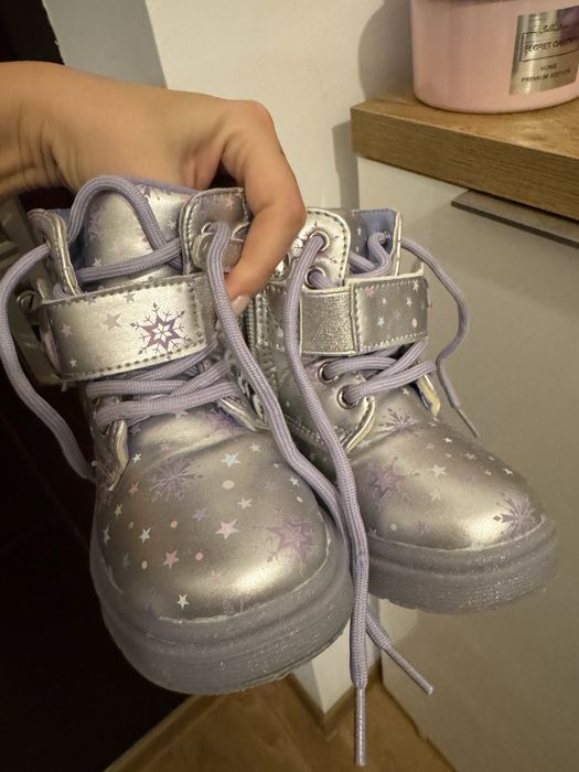 Vand cizmulite 25 impecabile imblanite