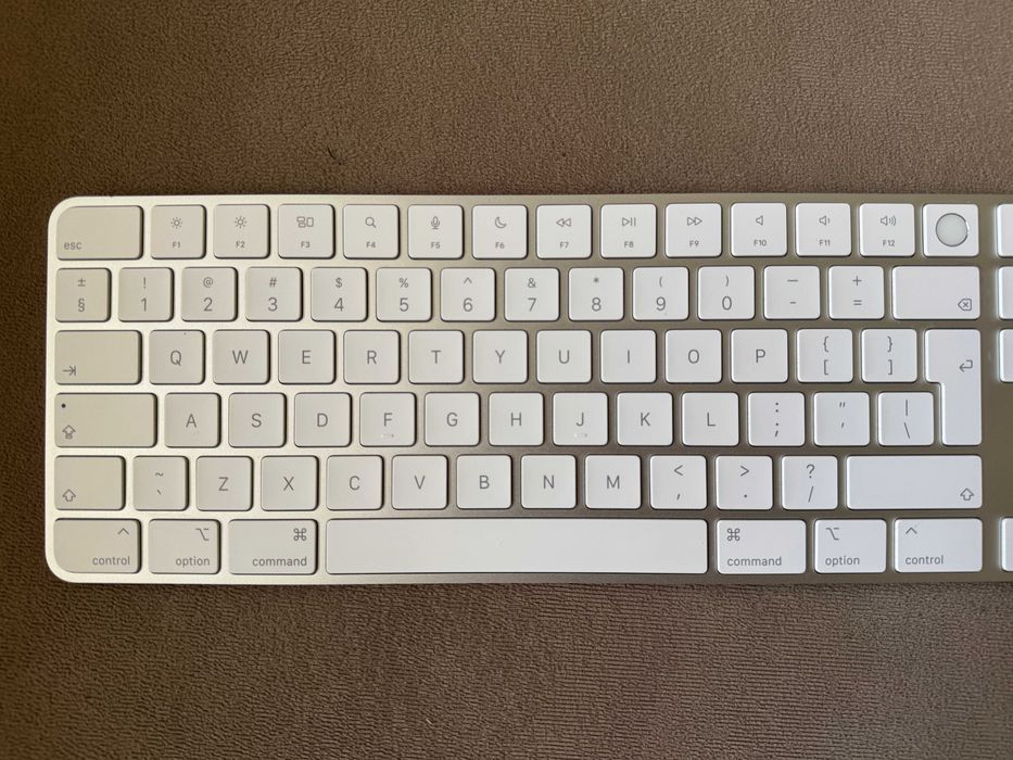 Apple Magic Keyboard с Touch ID и Numeric keypad