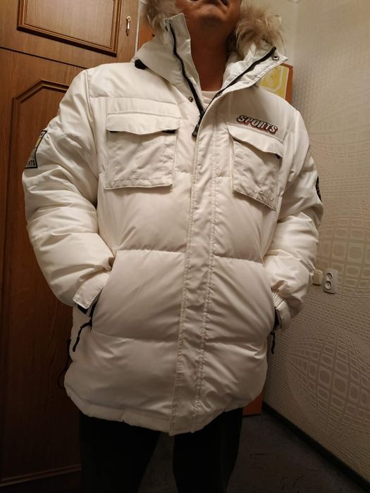 Продаю Пуховик белый!