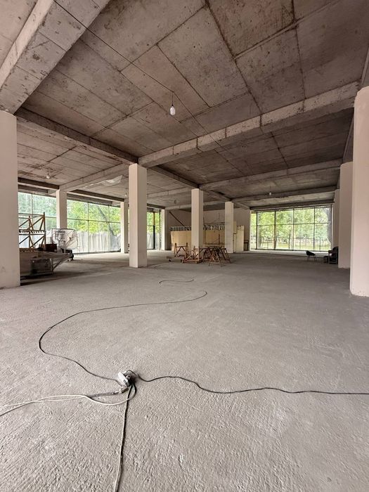 Сдаётся коммерческое помещение 1.500 м² на улице Шота Руставели
