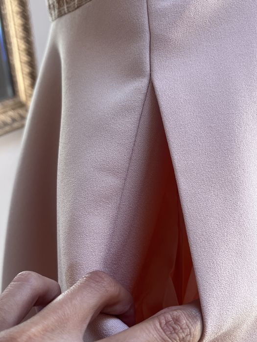 Maje, rochie elegantă, roz pudrat, dantelă talie