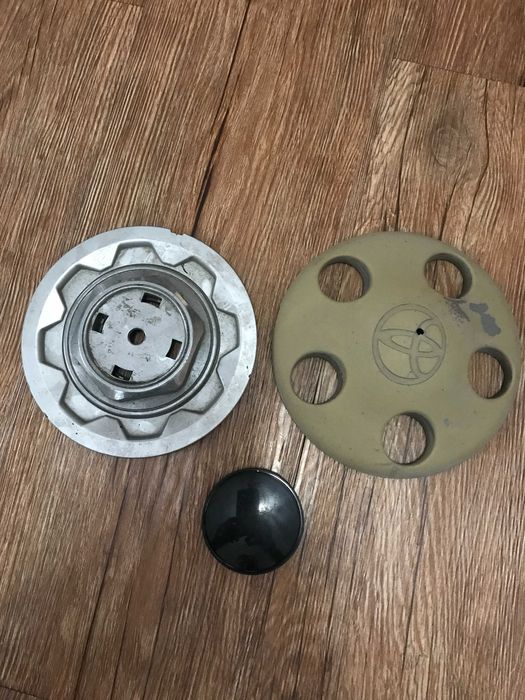 Колпачки на диски, разные.