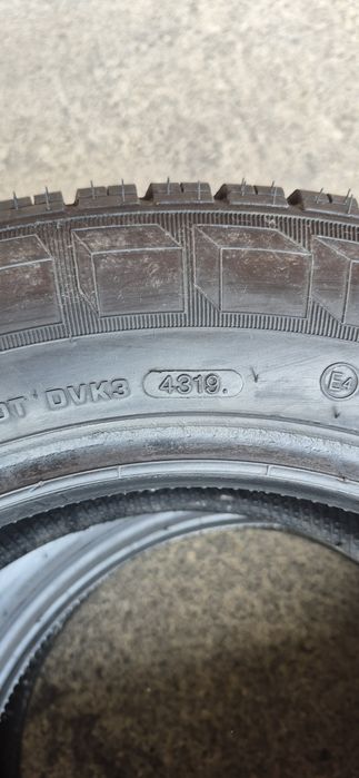 4 anvelope vara ca noi Vredestein 215/60/16C.Pretul este pe bucata.