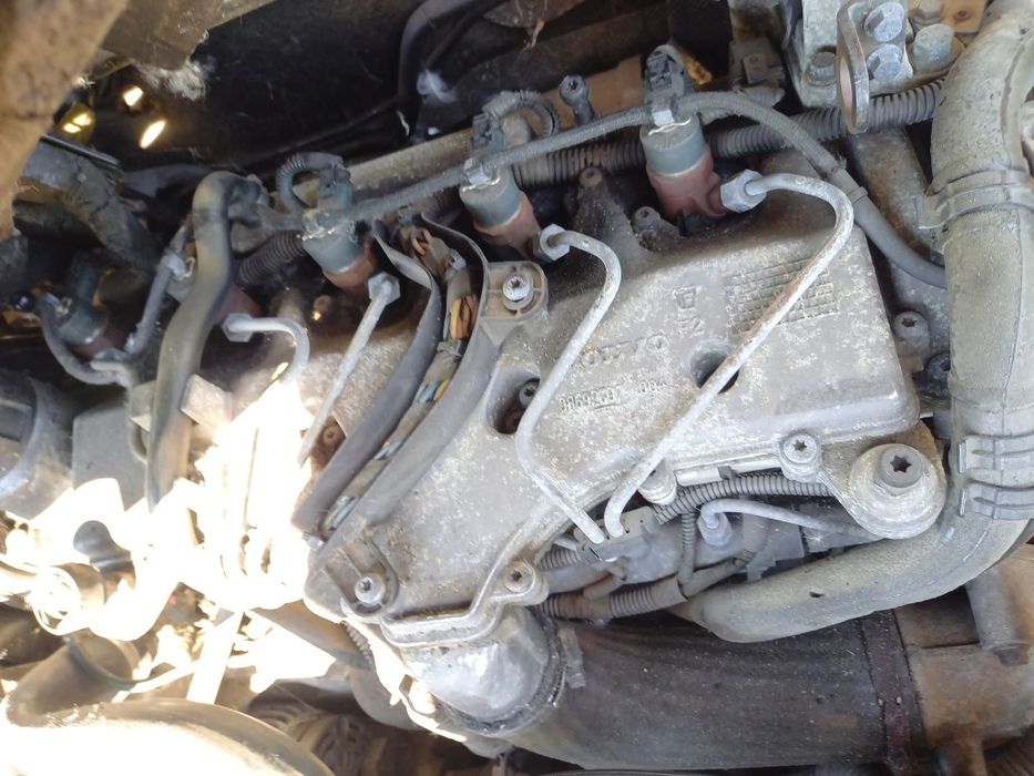 Kit injectoare injectie Volvo 2.4d pompa înalta injector 0445110078 cod 8658352