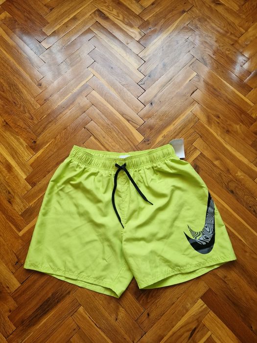 Страхотни мъжки къси шорти NIKE размер М , нови