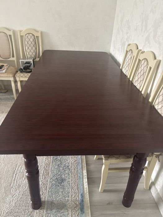 Стол для гостиной