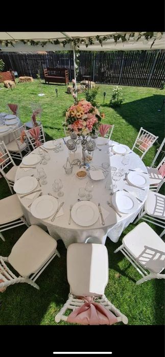 Inchiriez scaune mese vesela corturi