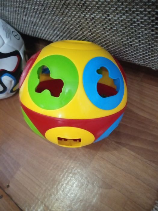 Продам шар с фигурками.