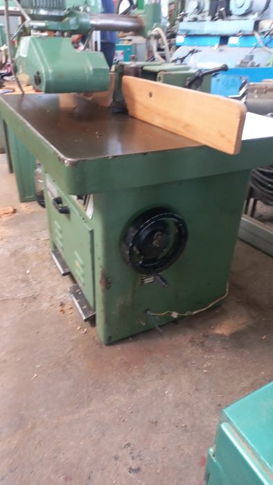 фреза с четириролков подавател мотор 4kw.