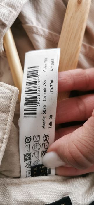 Vând pantaloni Massimo Dutti