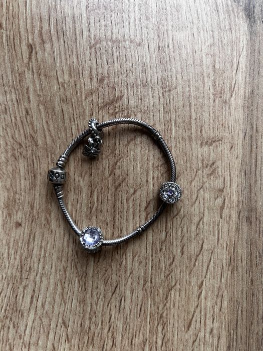 Pandora гривна с три талисмана