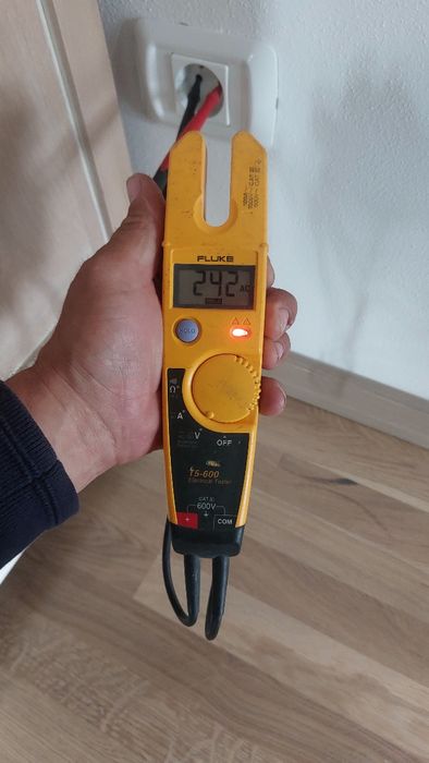 Test electric  Fluke T5-600