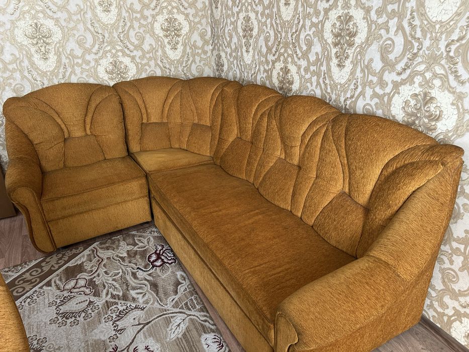 Продам диван с креслом