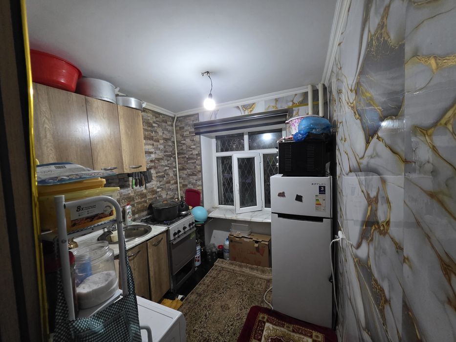 Kvartira 2/1/4 kirpichniy sredniy remont arientir Yunusabad tash turma