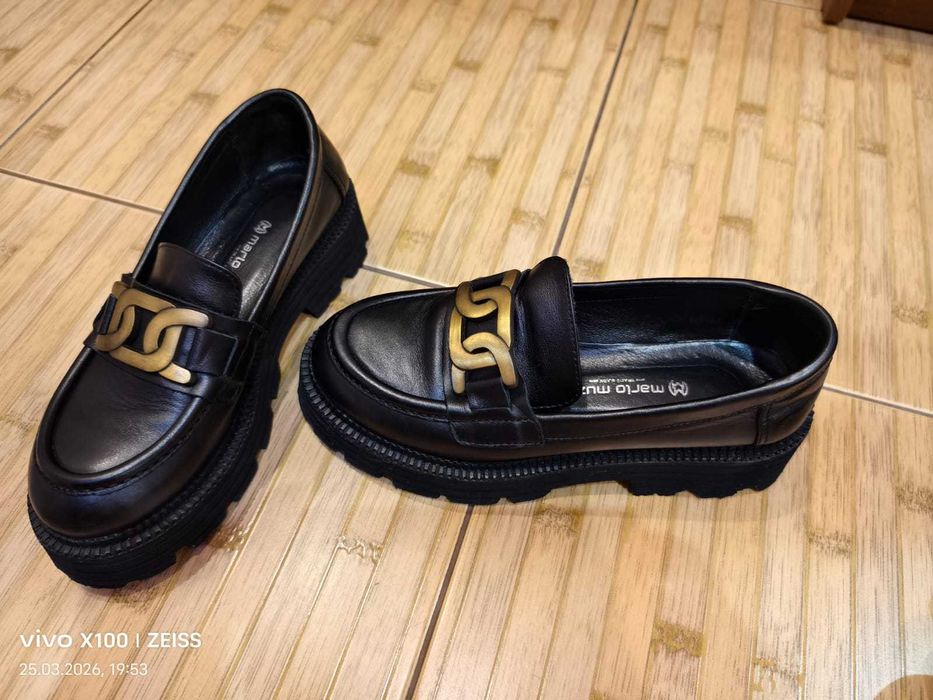 Продам лоферы женские