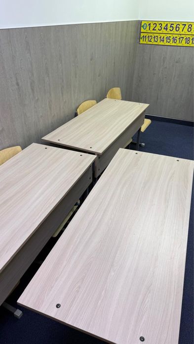 Продам парты школьные комплект
