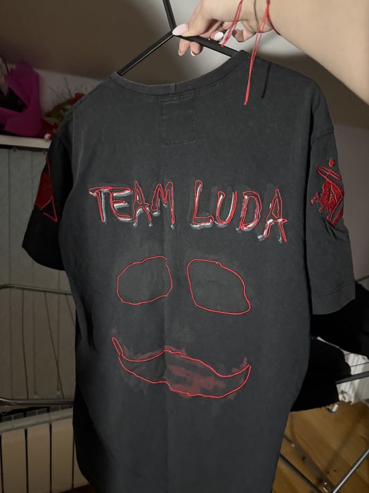 Тъмно сива/черна тениска Luda