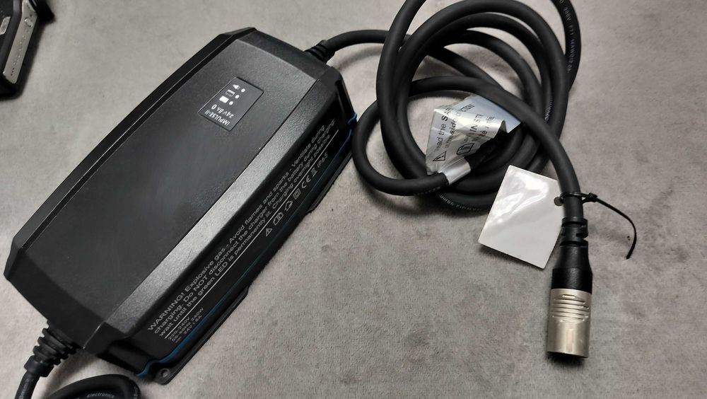 Incarcator 24V 8A mufa 3 Pin XLR Elite2 Magic 360 Extreme X8 Q500 Q700