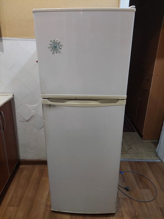 Продам холодильник