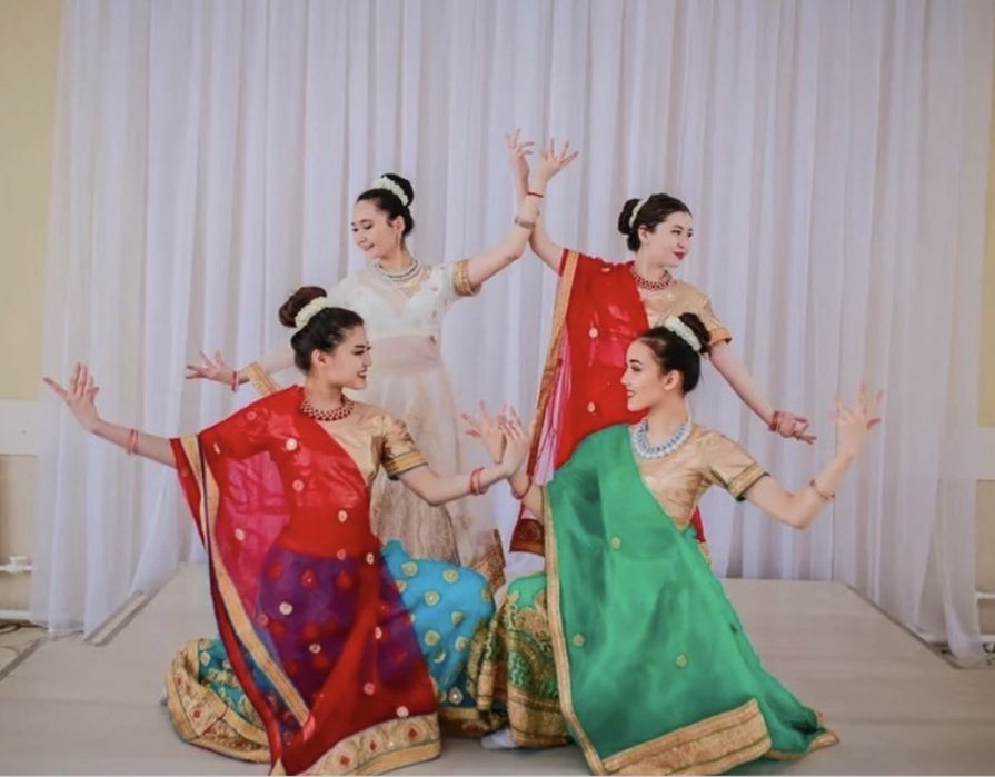 Продается танцевальные костюмы