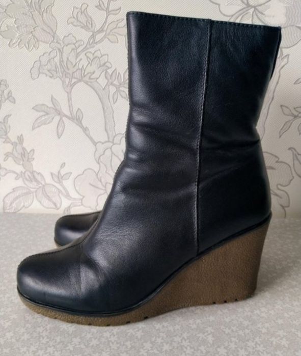 Полу сапожки женские.