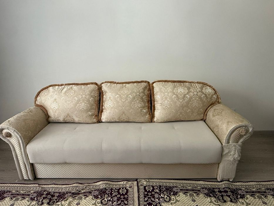 Продается диван в хорошем состоянии