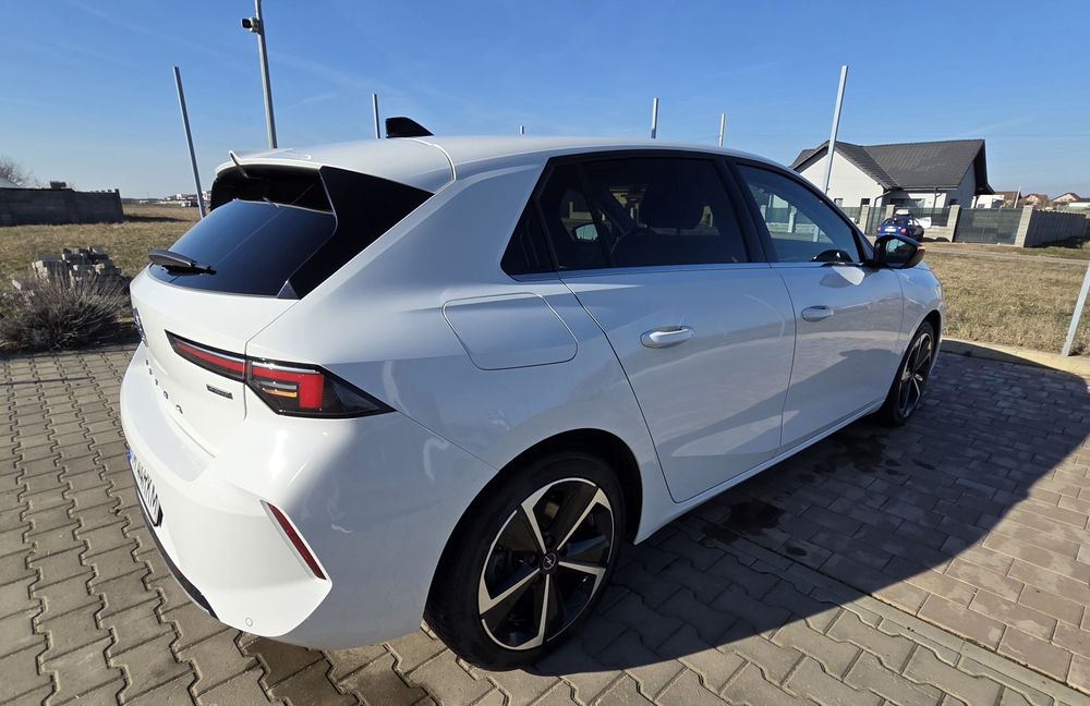 Opel Astra, 1.6 PHEV, 180CP