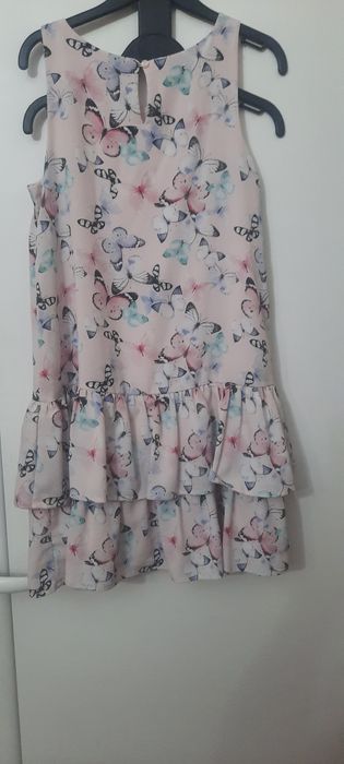 Две роклички за малка дама