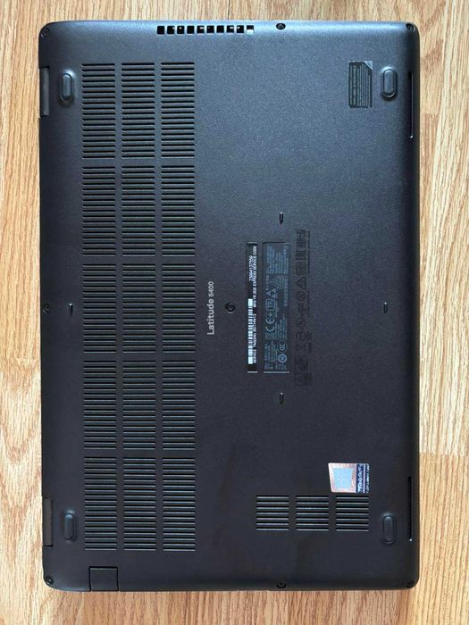 Лаптоп Dell Latitude 5400 14 инча (i5-8650U/8GB DDR4 RAM/256GB NVME SSD)