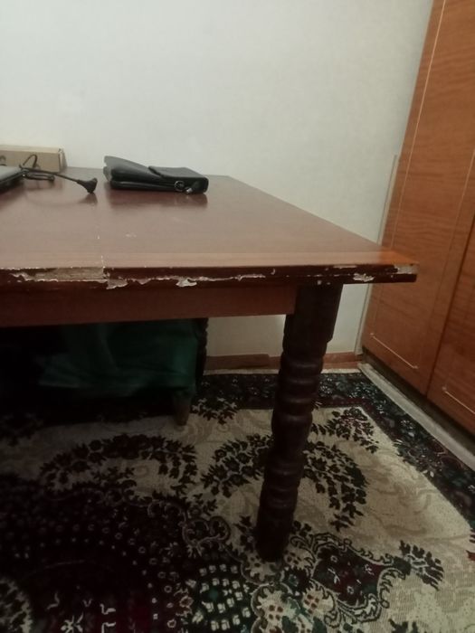 Гостиный стол сатылады