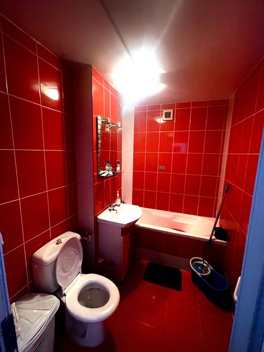 vând apartament 3 camere 56 mp decomandat