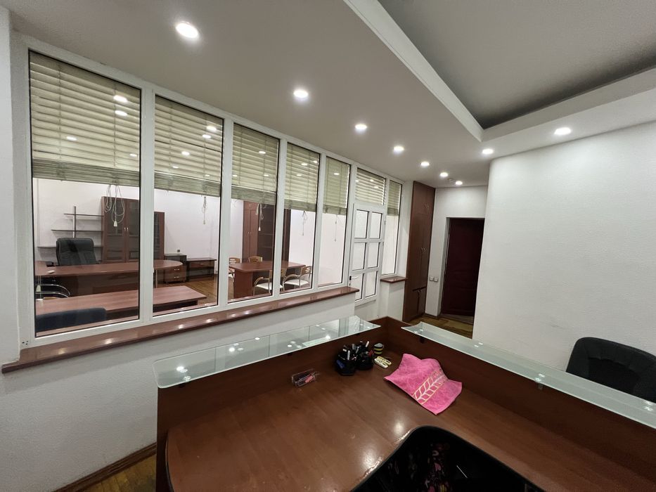 Аренда под офис С Мебелью! 2 комната, 2 минут от метро Айбек! 55м2